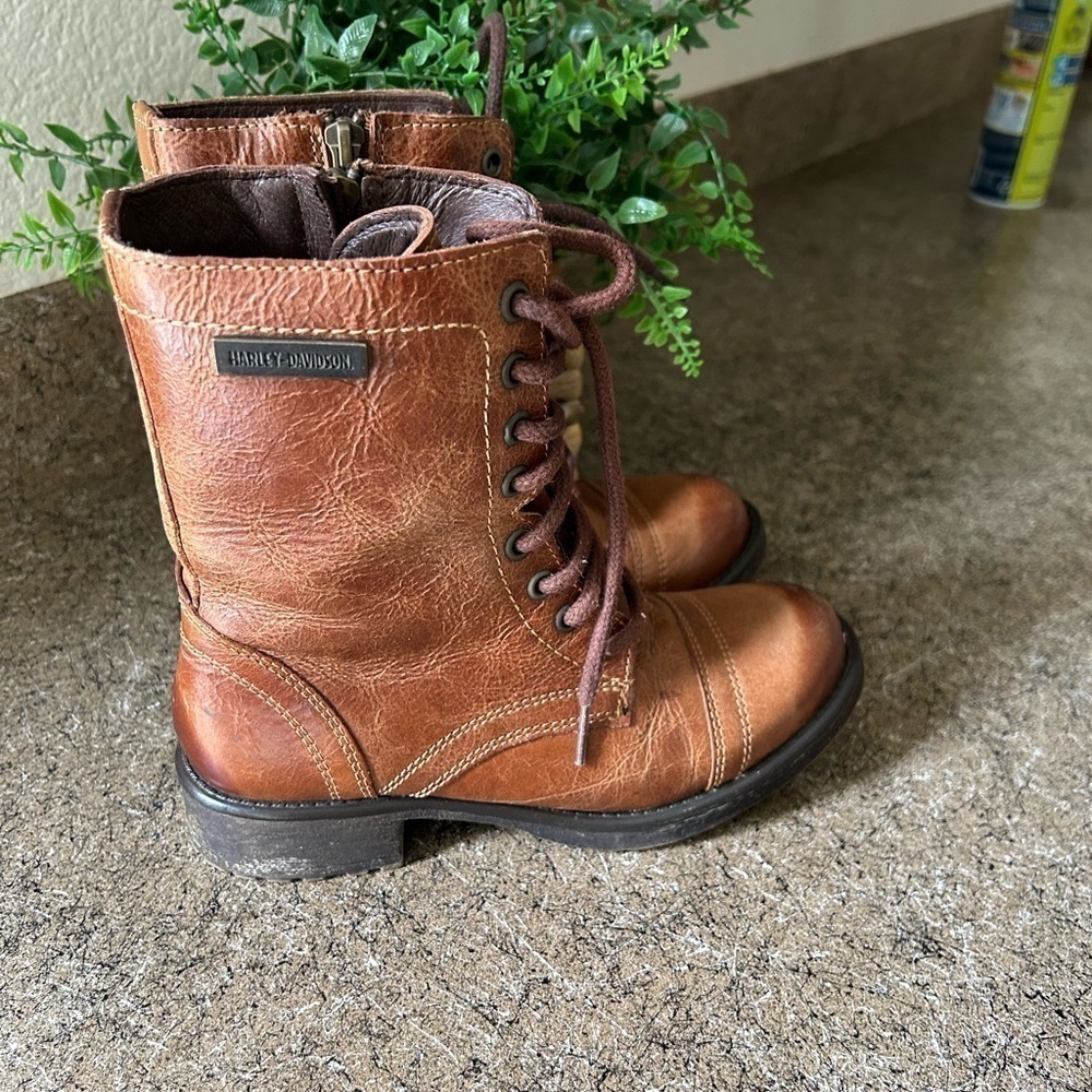 Harley Davidson riding boots, brown, zip up on inside. Size 5